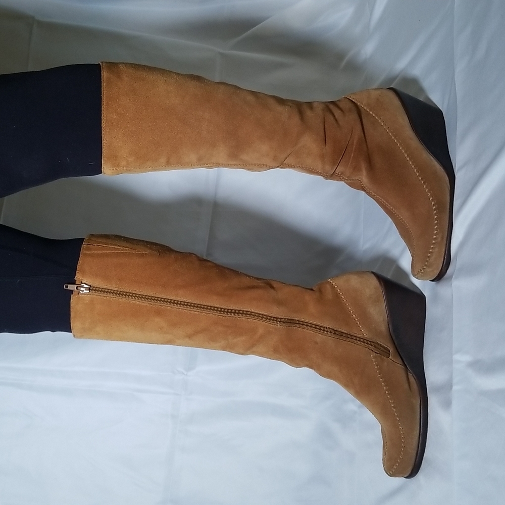 Aerosoles Gather Round Dart Tan Suede